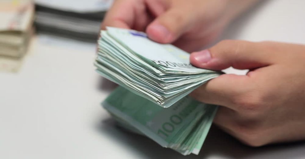 Qytetaret e Kosoves kane mbi 3 miliarde euro borxhe neper banka